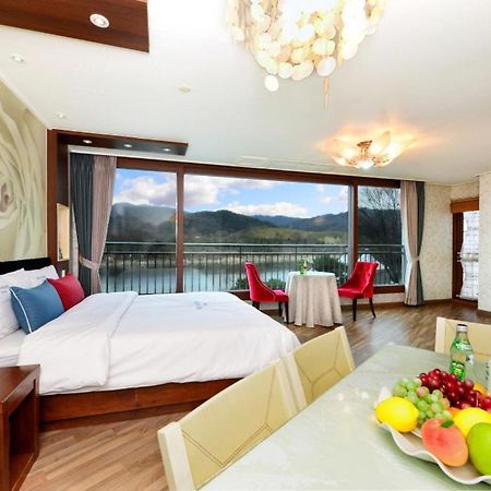 Moonlight Blue Pension Капьон Екстер'єр фото