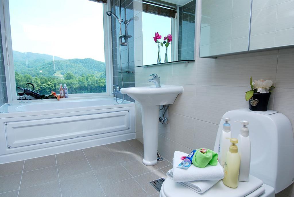 Moonlight Blue Pension Капьон Екстер'єр фото