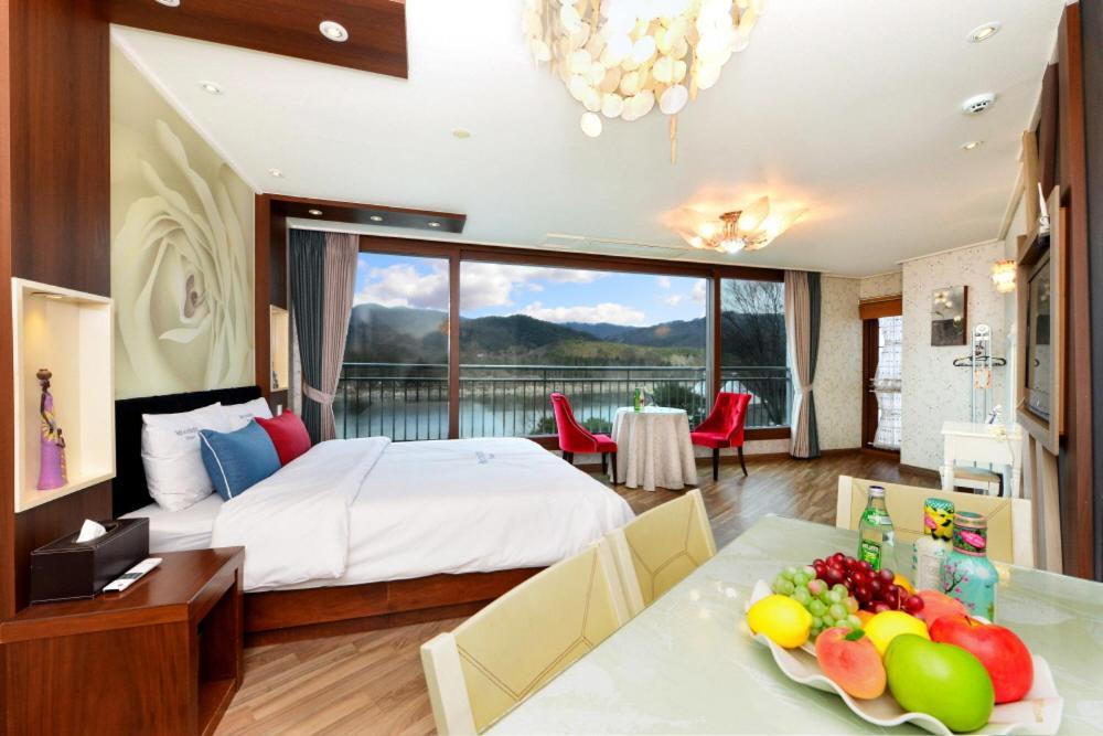 Moonlight Blue Pension Капьон Екстер'єр фото