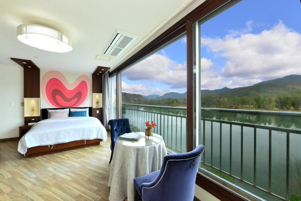 Moonlight Blue Pension Капьон Екстер'єр фото