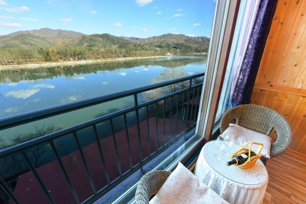 Moonlight Blue Pension Капьон Екстер'єр фото