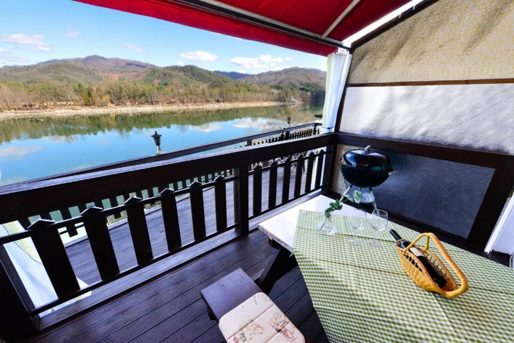 Moonlight Blue Pension Капьон Екстер'єр фото