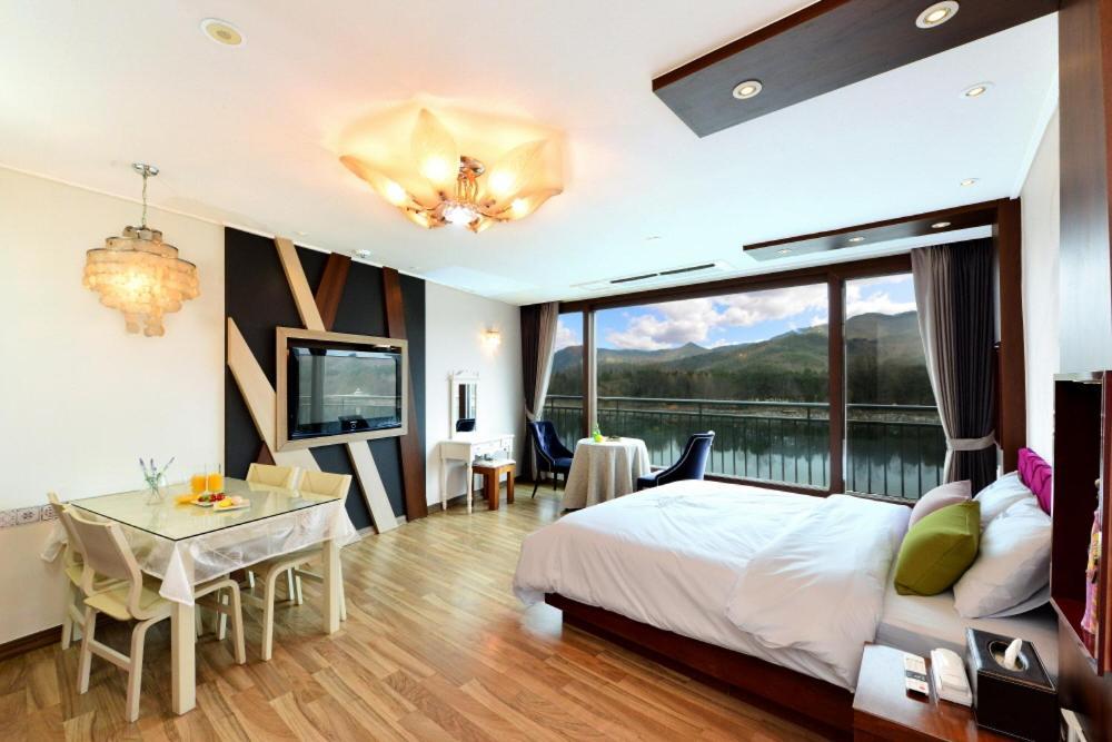 Moonlight Blue Pension Капьон Екстер'єр фото