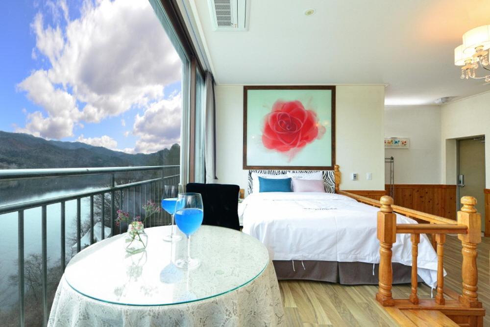 Moonlight Blue Pension Капьон Екстер'єр фото