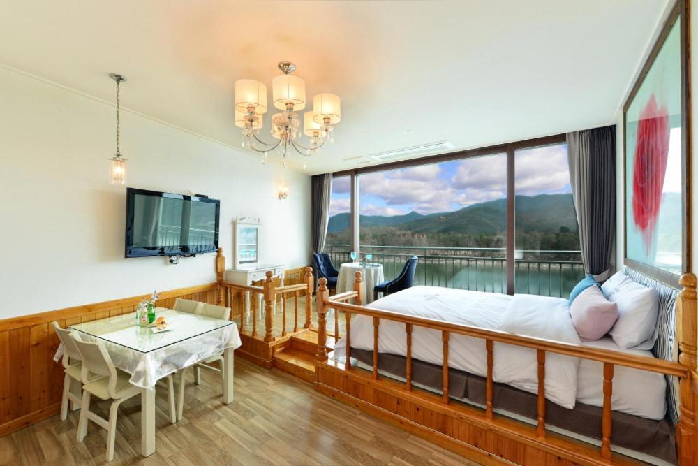 Moonlight Blue Pension Капьон Екстер'єр фото