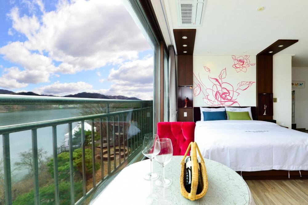 Moonlight Blue Pension Капьон Екстер'єр фото