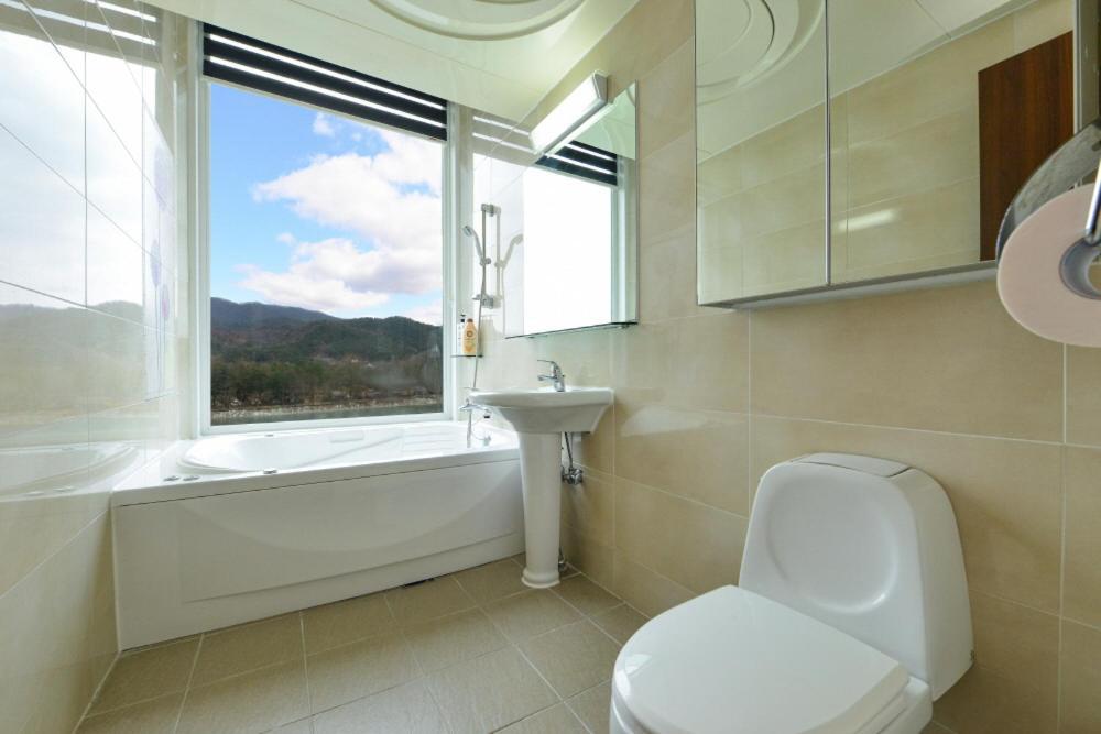 Moonlight Blue Pension Капьон Екстер'єр фото