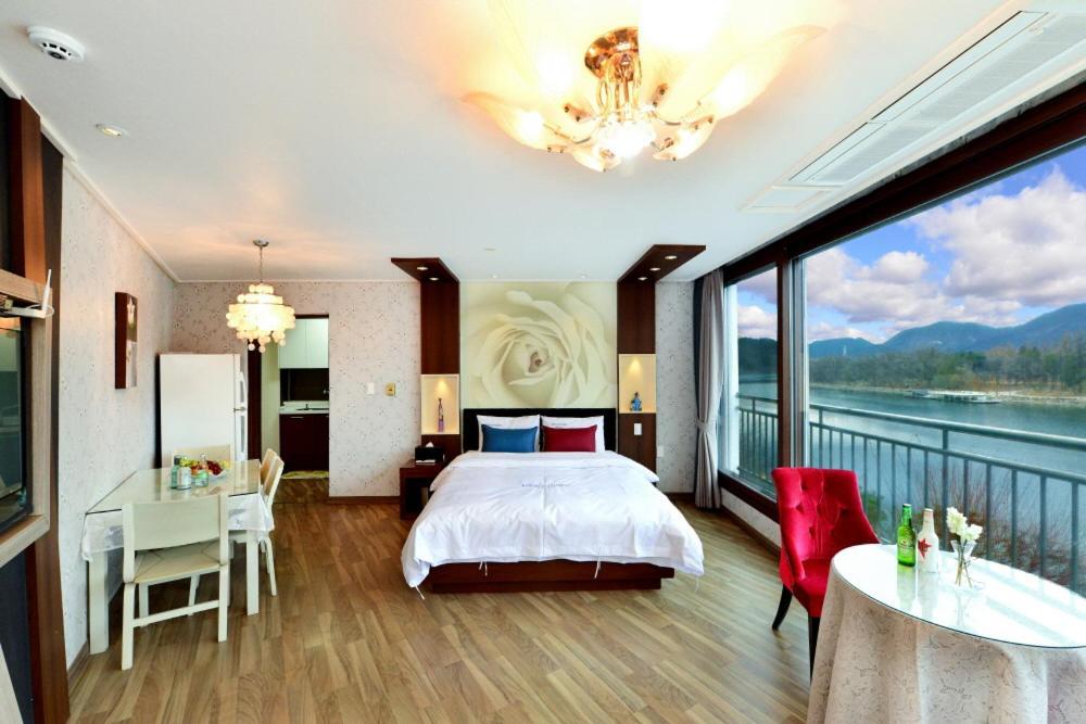 Moonlight Blue Pension Капьон Екстер'єр фото