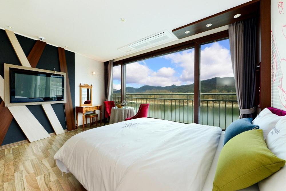 Moonlight Blue Pension Капьон Екстер'єр фото