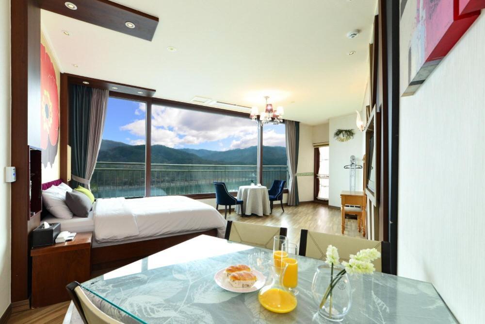 Moonlight Blue Pension Капьон Екстер'єр фото