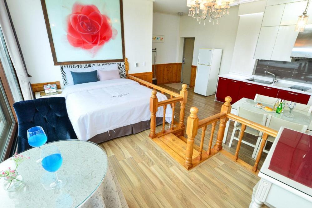 Moonlight Blue Pension Капьон Екстер'єр фото